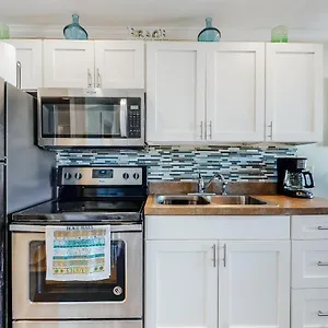 Harbor Breeze 58 Apartment